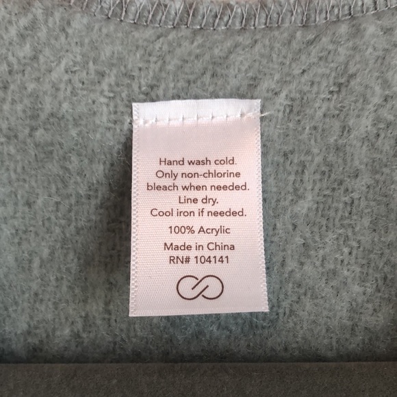 Calia by Carrie Underwood Ombré Wrap - Picture 8 of 9